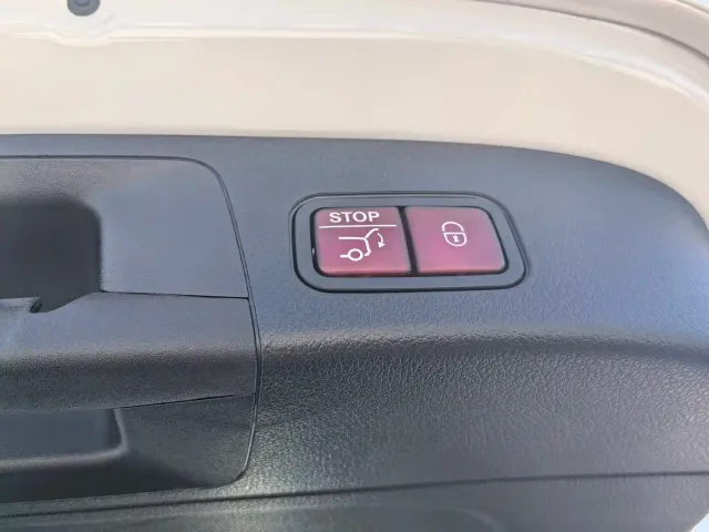 Mercedes-Benz EQA — Фото автомобиля 10