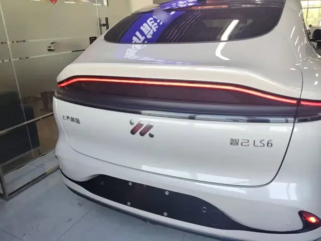 IM Motors LS6 — Фото автомобиля 3