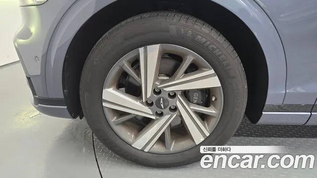 Genesis GV70 2.5T Бензин AWD — Фото автомобиля 5