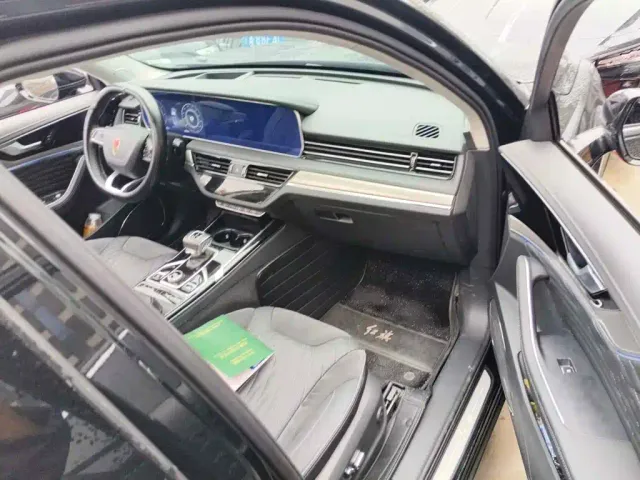 Hongqi HS5 — Фото автомобиля 12