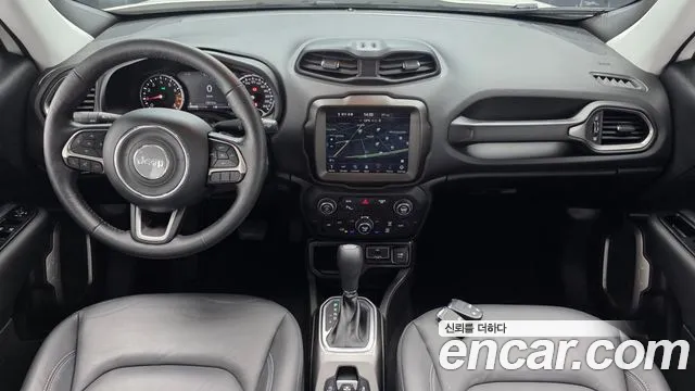 Jeep Renegade — Фото автомобиля 7