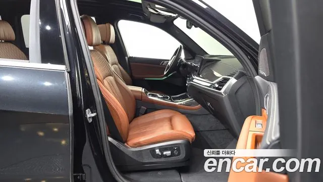 BMW X7 — Фото автомобиля 11