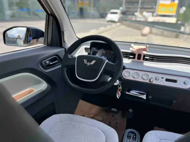 Wuling Hongguang Mini EV — Фото автомобиля 10