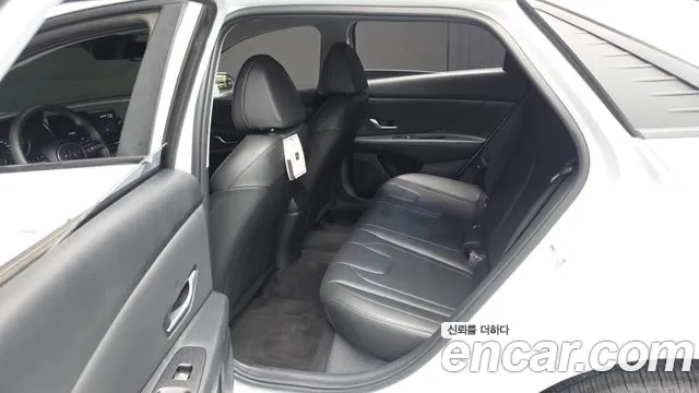 Hyundai AVANTE Avante (CN7) — Фото автомобиля 11