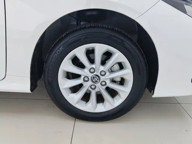 Toyota Corolla — Фото автомобиля 6