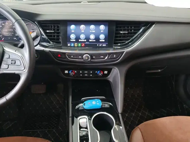 Buick Regal — Фото автомобиля 12