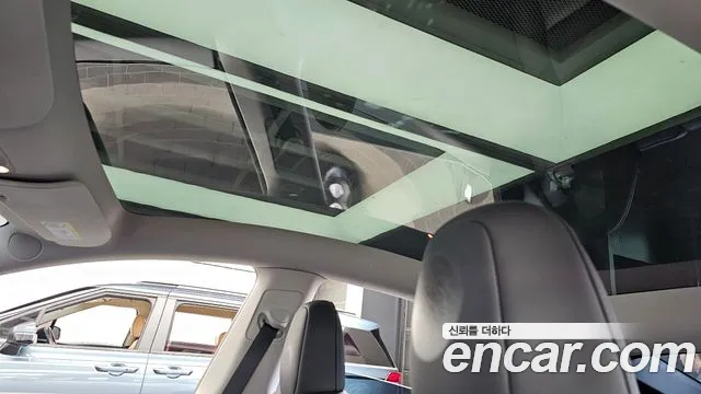 Tesla Model Y — Фото автомобиля 19