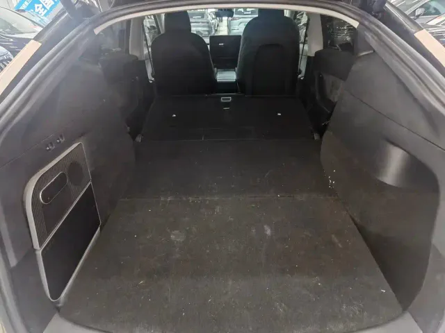 Tesla Model Y — Фото автомобиля 15