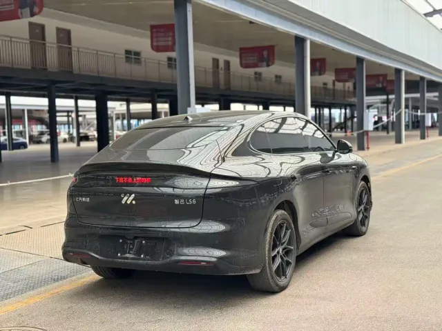 IM Motors LS6 — Фото автомобиля 8