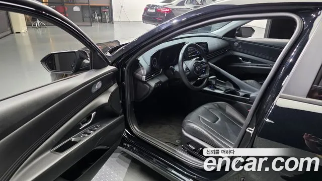 Hyundai AVANTE Avante (CN7) — Фото автомобиля 10