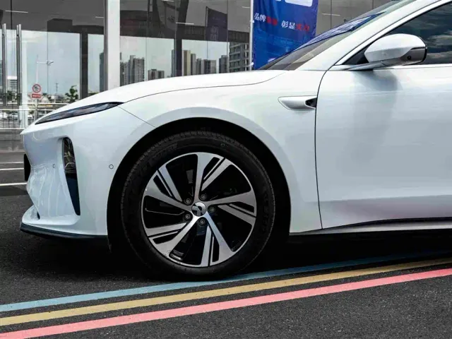 Nio ET5 Touring — Фото автомобиля 4