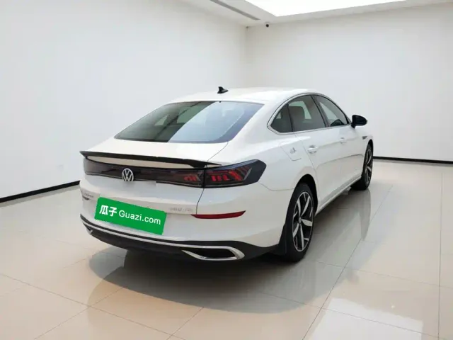 Volkswagen Lamando — Фото автомобиля 4