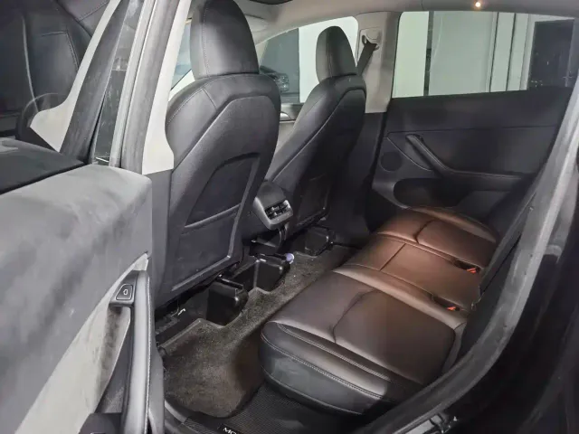 Tesla Model Y — Фото автомобиля 4