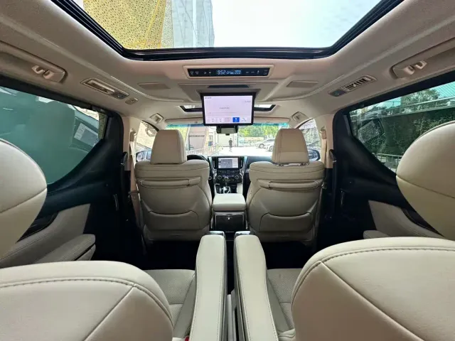 Toyota Alphard — Фото автомобиля 16