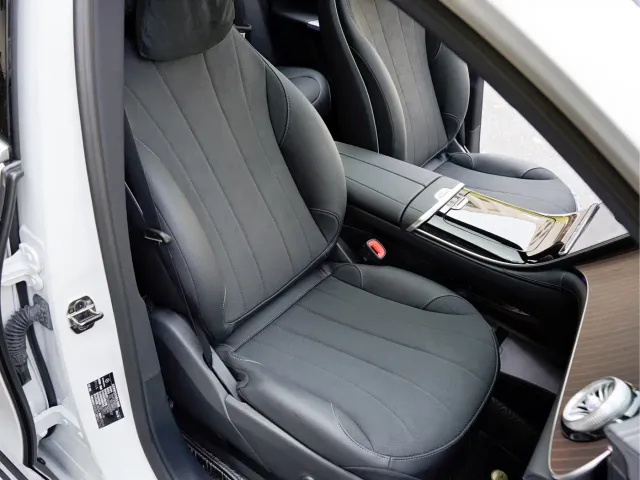 Mercedes-Benz EQE SUV — Фото автомобиля 19