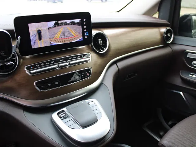 Mercedes-Benz V-Class — Фото автомобиля 23