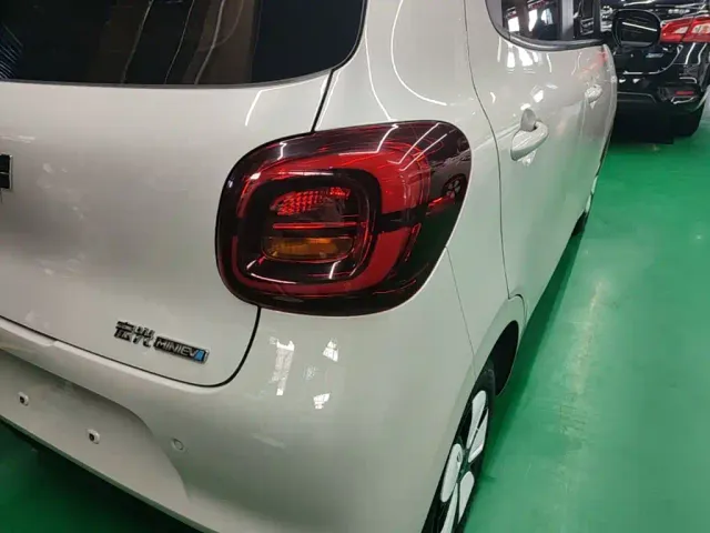 Wuling Hongguang Mini EV — Фото автомобиля 7