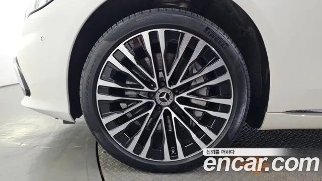Mercedes-Benz S-Class — Фото автомобиля 4