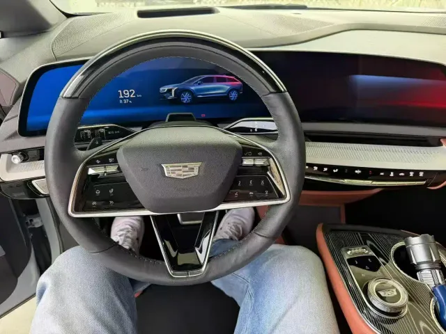 Cadillac IQ Ao Ge 2024 AWD Long Range Edition — Фото автомобиля 4