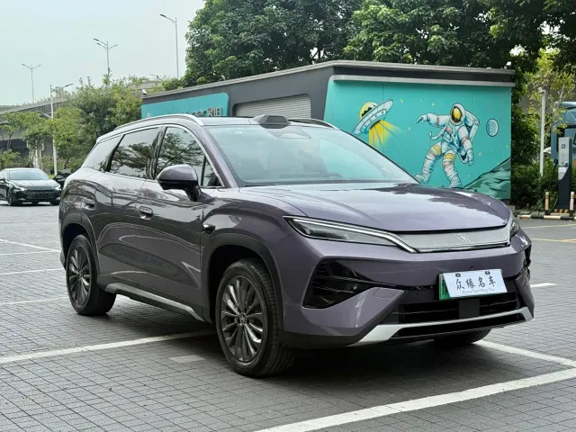 BYD Song Ultra — Фото автомобиля 3