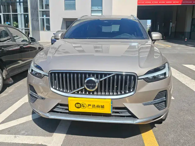 Volvo XC60 — Фото автомобиля 2