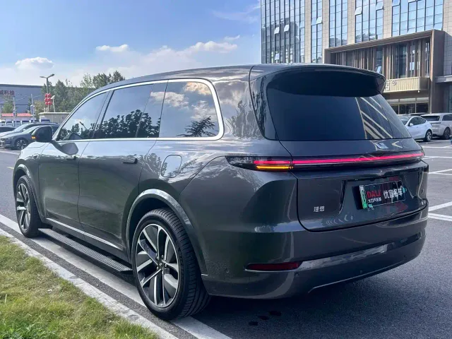 Li Auto L9 — Фото автомобиля 18