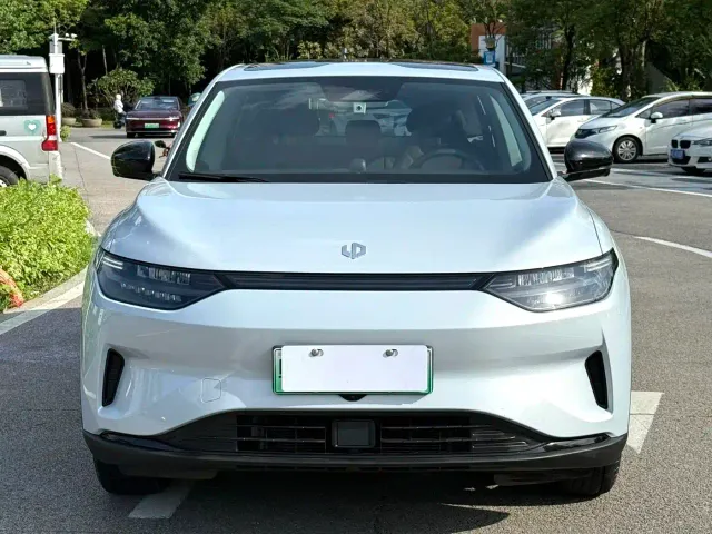 Leapmotor C11 — Фото автомобиля 2