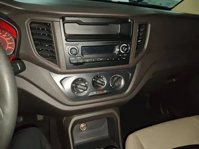 Wuling Hongguang V — Фото автомобиля 5