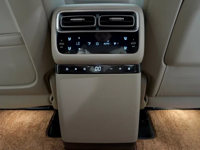 Li Auto i6 — Фото автомобиля 11