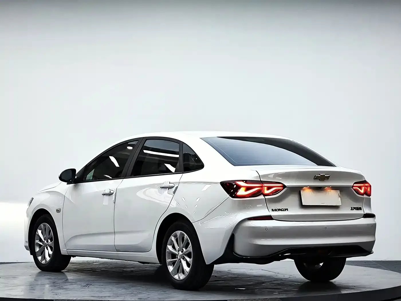 Chevrolet Monza 2023 1.5L Dual-Clutch Enjoyment Edition — Фото автомобиля 6