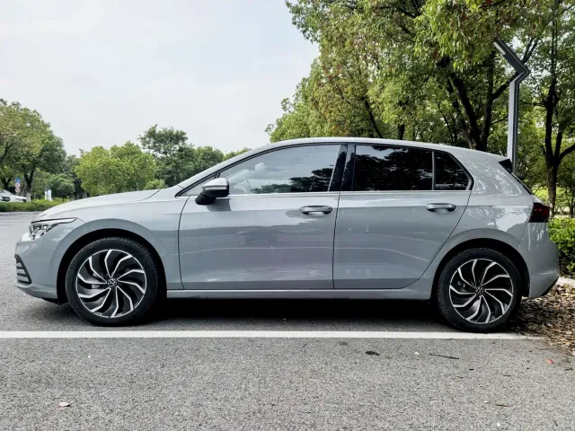 Volkswagen Golf — Фото автомобиля 3