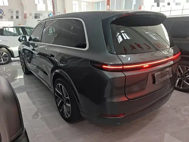 Li Auto L9 — Фото автомобиля 4