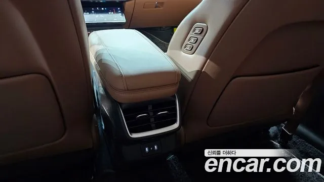 Hyundai Grandeur Grandeur (GN7) 2.5 Бензин 2WD — Фото автомобиля 28