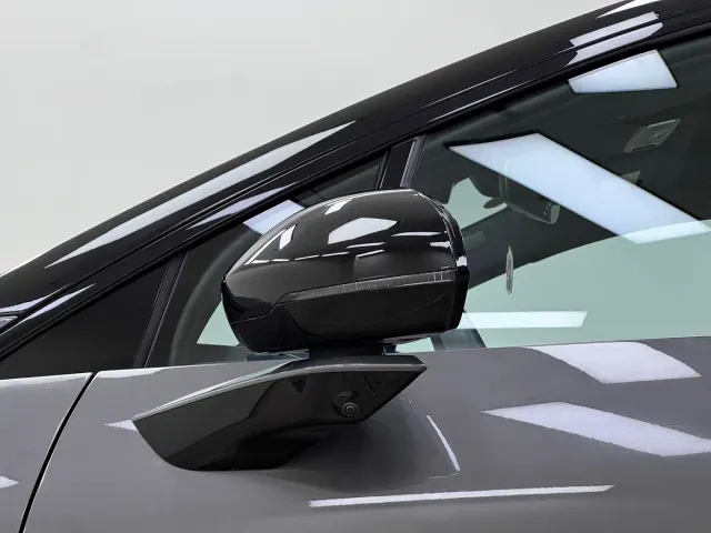 Lynk & Co Z20 — Фото автомобиля 11