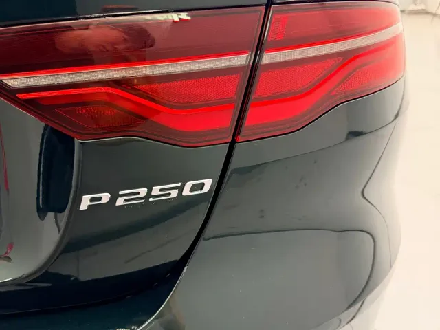 Jaguar XEL — Фото автомобиля 13