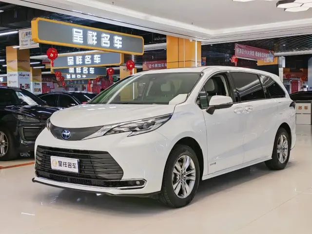 Фотография автомобиля — Toyota Sienna