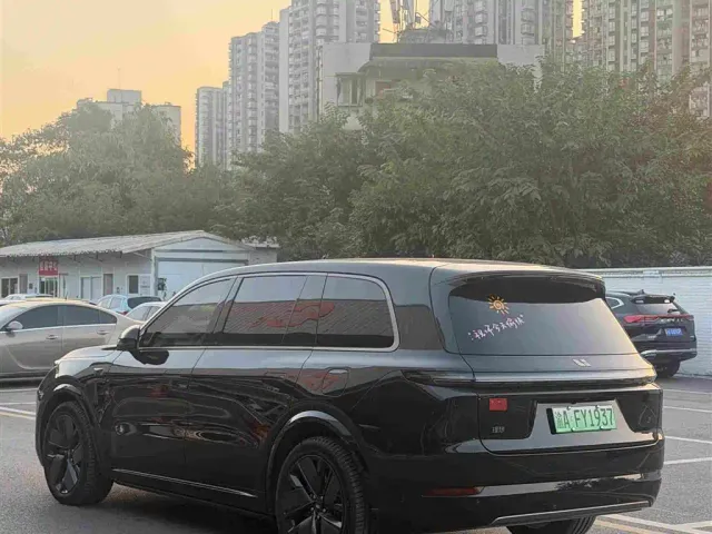 Li Auto L9 — Фото автомобиля 6