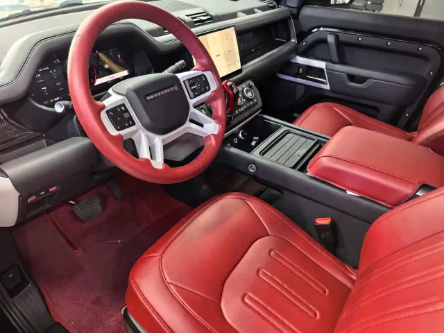 Land Rover Defender — Фото автомобиля 3