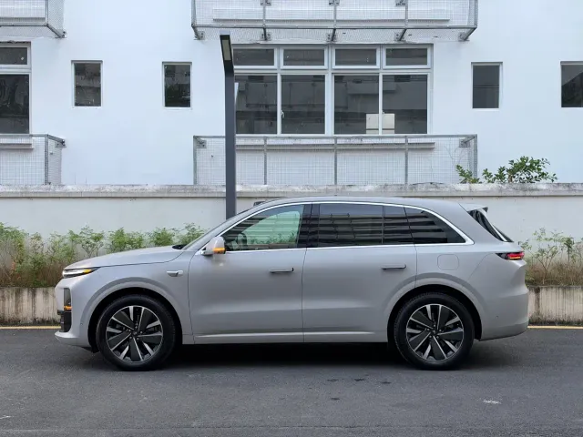 Li Auto L6 — Фото автомобиля 8