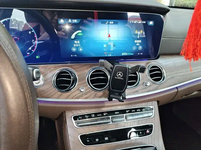 Mercedes-Benz E-Class — Фото автомобиля 9