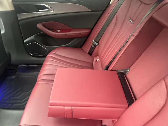 Hongqi H5 — Фото автомобиля 14