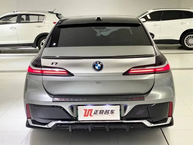 BMW i7 — Фото автомобиля 6