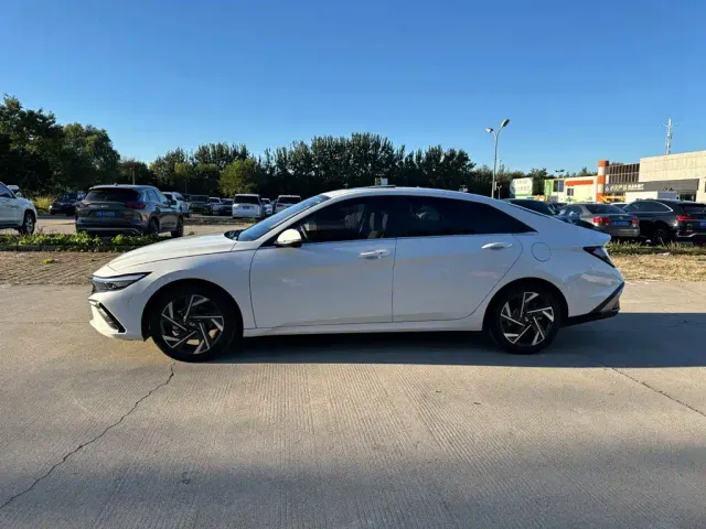 Hyundai Elantra — Фото автомобиля 7