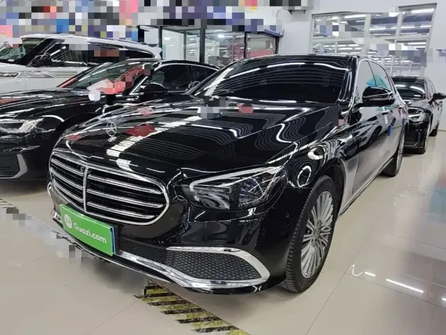 Фотография автомобиля — Mercedes-Benz E-Class