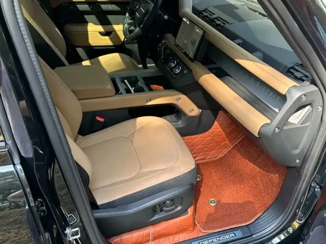 Land Rover Defender — Фото автомобиля 15