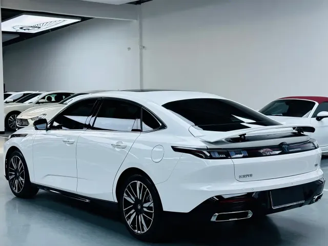 Changan Eado — Фото автомобиля 13