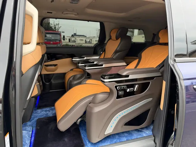 Kia Carnival — Фото автомобиля 15