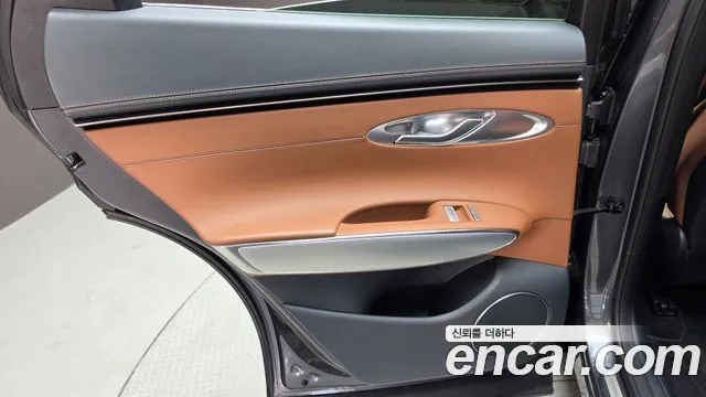 Genesis GV70 — Фото автомобиля 14