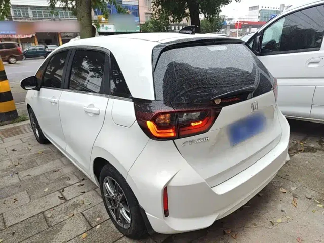 Honda Fit — Фото автомобиля 4