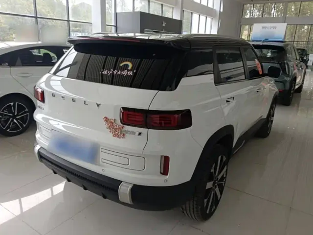 Geely ICON — Фото автомобиля 6